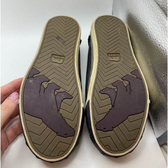 Sorel women’s black loafers size 7 - Picture 9 of 9